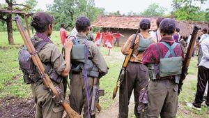 ఏవోబీలో ఎన్‌కౌంటర్: విశాఖ మావోయిస్టు మృతి, తప్పించుకున్న అగ్రనేతలు