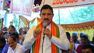 అమరావతిపై సుజనా హాట్ కామెంట్స్- అంగుళమూ కదలదు- కేంద్రం స్పందించే టైమ్ రాలేదంటూ..