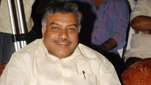 విశాఖపై రఘురామకు కౌంటర్ పడిందిగా: పోరాటాల పురిటిగడ్డ: వద్దనుకున్న వారు రావొద్దు: యార్లగడ్డ  