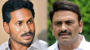 సీఎం జగన్, సోము వీర్రాజుపై రఘురామ ఫైర్ - వేట కుక్కల్లా తరుముతారు - 13 రాజధానులకు అర్థముందా? 