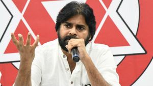  రాజధానిగా అమరావతి కోసం కౌంటర్ దాఖలు నిర్ణయం ... జనసేన నేతలతో పవన్‌కళ్యాణ్ టెలీ కాన్ఫరెన్స్