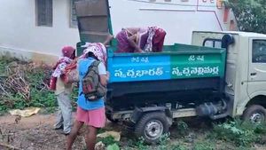 చెత్త వాహనంలో కరోనా బాధితుల తరలింపు- విజయనగరంలో దారుణం-సర్కార్ సీరియస్...