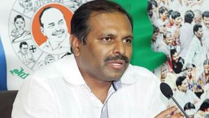 ఆప్తులు కాబట్టే మౌనమా ? విజయవాడ అగ్నిప్రమాదంపై చంద్రబాబు తీరును తప్పుబట్టిన శ్రీకాంత్‌రెడ్డి
