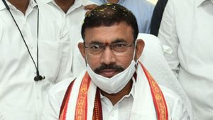  ఆవ భూముల రగడ .. 500కోట్ల స్కాం అన్న టీడీపీ ..ఆవగింజంత అవినీతి కూడా లేదన్న మంత్రి  