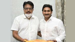 మోపిదేవి స్థానాన్ని భర్తీ చేయనున్న పెన్మత్స సురేష్: ఎమ్మెల్సీగా కాస్సేపట్లో నామినేషన్