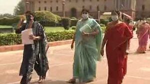 కేంద్రమంత్రి కిషన్ రెడ్డితో అమరావతి మహిళా జేఏసీ నేతల భేటీ