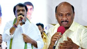 ట్రైన్, హెలికాప్టర్ వద్ద ఫోటో దిగితే మనదవుతాయా..? అయ్యన్న కామెంట్లపై మంత్రి జయరాం ఫైర్