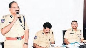 ఆపరేషన్ ఆడెళ్లు : గ్రేహౌండ్స్ ఉచ్చు! - అందుకే ఆదిలాబాద్‌లోనే డీజీపీ మకాం? - అడవిలో ఏం జరుగుతోంది??