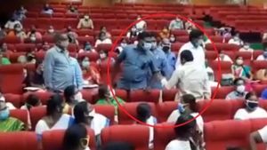 వైద్యుడి అరెస్టుకు కలెక్టర్ ఆదేశం...గుంటూరులో కలకలం... భగ్గుమన్న నారా లోకేష్...