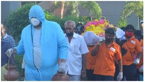జయప్రకాశ్ రెడ్డి అత్యక్రియలు పూర్తి - కరోనాతోనే తండ్రికి తలకొరివి - ప్రధాని మోదీ సంతాపం