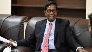 అద్దె బాకీ వివాదంలో జస్టిస్‌ కనగరాజ్‌- హైకోర్టు తీర్పుతో చెన్నైకు జంప్‌- సంబంధం లేదన్న ఈసీ..