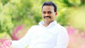 Nutan naidu: విలువలు, నైతిక హక్కులు ఏవీ, శిరోముండన ఘటనపై నెటిజన్ల ప్రశ్నలు