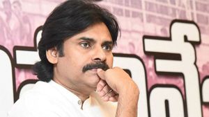 పవన్ కల్యాణ్ బర్త్ డే: ప్లెక్సీ కడుతుండగా కరెంట్ షాక్, ముగ్గురు మృతి, ఒక్కో ఫ్యామిలీకి రూ.2 లక్షలు