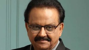 ఎస్పీ బాలు ఇక లేరు .. శోక సంద్రంలో అభిమానులు...  ఇంటివద్ద భారీగా పోలీసులు  