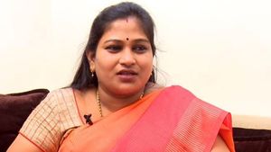  కొడాలి నానీకి అనిత హితవు .. మీరేం చెప్పినా నమ్మటానికి ప్రజలు మూర్ఖులు కాదు