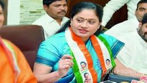  దుబ్బాక ఉప పోరులో రాములమ్మ..? ఆమె వైపే హైకమాండ్ మొగ్గు.. పోటీకి విజయశాంతి సై..?