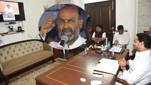 అపెక్స్ కౌన్సిల్ భేటీలోఅదే తేలింది .. కేసీఆర్ వల్లే జగన్ కు బలం పెరిగింది .. బండి సంజయ్ ఫైర్  