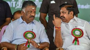 Bumper Offer:నీకు సీఎం కుర్చీ, నా చేతికి స్టీరింగ్, సస్పెన్స్ కు చెక్, 2021లో తంబీలు డిసైడ్ చేస్తారు