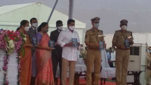 పోలీసు అమరవీరులకు జగన్‌ ఘన నివాళి- ఏడాదికి 6500 పోలీసు ఉద్యోగాల భర్తీ...