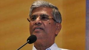 నిన్న ఖుష్బూ..నేడు తమిళ నటుడు విజయ్ తండ్రి: బీజేపీలో ఎంట్రీ: నిజమేనా? క్లారిటీ ఏంటీ? 