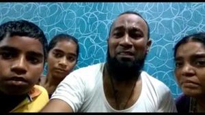 రాత్రి 10 గంటల తర్వాత ఇంటికి, తెల్ల కాగితంపై సంతకం చేయాలని..సలాం ఫ్యామిలీకి ఆగని వేధింపులు