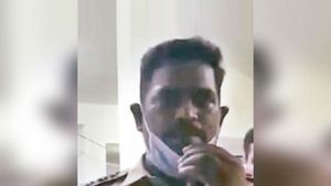 Sexual assault: రక్షకుడే భక్షకుడు: 13 ఏళ్ల బాలికపై ఈ పోలీస్ పైశాచికత్వం: సెక్స్ ట్రాఫికింగ్