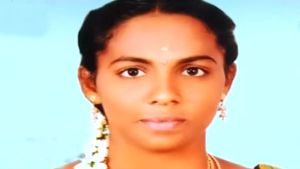 illegal affair: వయ్యారాల వదిన భర్త విదేశాల్లో, బెడ్ రూమ్ లో భార్యకు రెడ్ హ్యాండెడ్ గా చిక్కారు! 