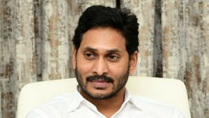 సోషల్ మీడియాలోనే మైనార్టీలపై ప్రేమ, మేం అలా కాదు.. నంద్యాల ముస్లిం ఫ్యామిలీ ఇష్యూపై జగన్..