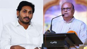 జగన్‌ను ట్రంప్‌తో పోల్చిన యనమల- స్ధానిక ఎన్నికలపై వైసీపీ వాదన విడ్డూరమంటూ...