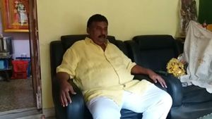 ఏపీలో ఇసుక దోపిడీపై టీడీపీ పోరు- విశాఖలో విపక్ష నేతల హౌస్‌ అరెస్ట్‌లు