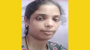  Illegal affair: ఫేస్ బుక్ ప్రియుడు, భర్త లేనిలోటు, ప్రియుడితో ఆంటీ ఎంజాయ్, ఖాజా తినిపించాడు ! 