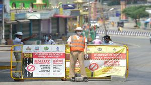 ఒకే కుటుంబంలో నలుగురికి: బెంగళూరులో 144 సెక్షన్: నో మ్యాన్ జోన్ లిస్ట్: ఆ జిల్లా హద్దులు క్లోజ్ 