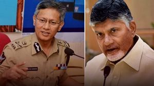  పులివెందుల ప్రకంపనలు: అత్యాచారం..హత్య కిరాతకం: వైసీపీ ప్రమేయం: డీజీపీకి చంద్రబాబు లేఖ
