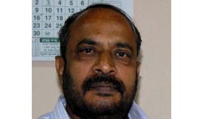 షాకింగ్ : రైలు  పట్టాలపై శవమై తేలిన కర్ణాటక శాసనమండలి డిప్యూటీ ఛైర్మన్... 
