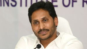 జగన్ కు సొంత నియోజకవర్గంలో షాక్ .. పట్టాల పంపిణీకి బ్రేక్ .. బాధగా ఉందన్న సీఎం