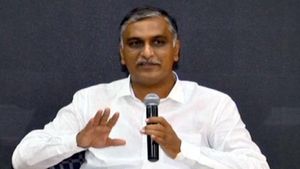 రూ.110 కోట్లతో 15 చెక్ డ్యామ్‌ల నిర్మాణం.. అక్కడ రూ.ఫించన్ రూ.500.. మంత్రి హరీశ్ రావు ఫైర్