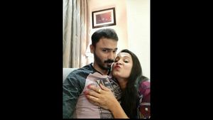 Friend wife: క్లోజ్ ఫ్రెండ్ భార్య, ఫైవ్ స్టార్ హోటల్స్ లో మస్త్ మజా, జస్ట్ రూ. 20 కోట్లు అంతే, భలే స్కెచ్ ! 