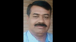 Counting center: ఎన్నికల కౌంటింగ్ కేంద్రంలో అధికారి మృతి, నిమిషాల్లో పైలోకాలకు, వాళ్ల టెన్షన్ తో! 