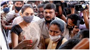 Extra madam: జైలు నుంచి విడుదలైన వెంటనే ఎక్స్‌ట్రాలు, ప్రెస్ మీట్ పెట్టి గుట్టు విప్పుతా, వామ్మో, కథ ! 