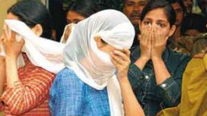  Hightec life: బిగ్ షాట్స్ కు ఆంటీలు, అమ్మాయిల పిచ్చి, సినీతారలతో స్కెచ్, కింగ్ పిన్ ల డీల్, రివర్స్ ! 