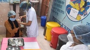 Corona Vaccine: ఐటీ హబ్ లో కోటి మంది ప్రజలు, 8 కోవిడ్ వ్యాక్సిన్ కేంద్రాలు, 1 లక్ష వ్యాక్సిన్ లు! 