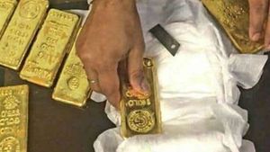 మలద్వారంలో బంగారం... అక్రమ రవాణా.. పట్టుకున్న కస్టమ్స్ అధికారులు... 