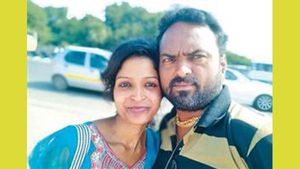 Second wife: ఇద్దరూ సెకండ్ హ్యాండ్ సరుకే, ఆ మొగుడితో మళ్లీ లింక్, గొడ్డు మాంసం ఎఫెక్ట్, ఫినిష్ ! 