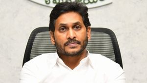  రాజ్యాంగ వ్యవస్థపై జగన్ సర్కార్ పోరాటం, న్యాయ వ్యవస్థల నిర్ణయం : ఏపీ ఎన్నికలపై దేశం ఫోకస్ 