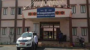 ఎల్లారెడ్డి మున్సిపల్ కమిషనర్ సస్పెండ్.. ఎందుకంటే..