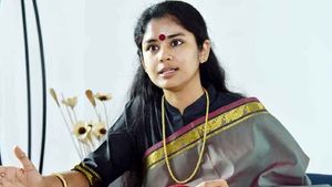 ధర్మకర్తగా అశోక్ గజపతిరాజుకు తెలియకుండా ఉంటుందా?: భువనేశ్వరి, బ్రాహ్మణిలను అడగండి: సంచైత