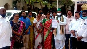  భగవద్గీత వర్సెస్ బైబిల్: బండి సంజయ్ తిరుపతికి వస్తే.. అరెస్ట్?: వైసీపీ ముందుజాగ్రత్త