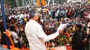 మరో ఘటన జరిగితే ఖబడ్డార్-రామతీర్ధంలో చంద్రబాబు వార్నింగ్- ఛైర్మన్‌గా అశోక్‌ తొలగింపు