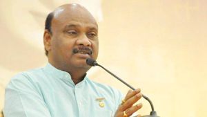 విశాఖ ఉక్కు ప్రైవేటీకరణ వెనక సీఎం జగన్ హస్తం..? అయ్యన్నపాత్రుడు సంచలన ఆరోపణలు
