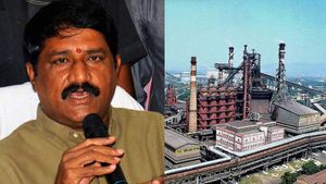 'విశాఖ ఉక్కు'ను కాపాడుకోలేకపోతే చరిత్రహీనులమే-పదవులు కాదు ప్రజలు ముఖ్యం... : గంటా శ్రీనివాసరావు